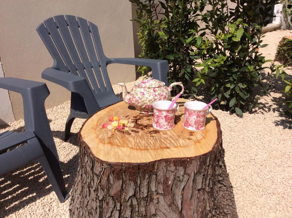 Les Interieurs D'Angele Bed and Breakfast Pernes-les-Fontaines Εξωτερικό φωτογραφία