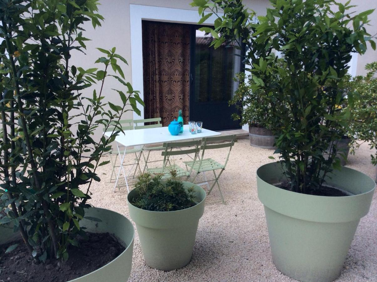 Les Interieurs D'Angele Bed and Breakfast Pernes-les-Fontaines Εξωτερικό φωτογραφία