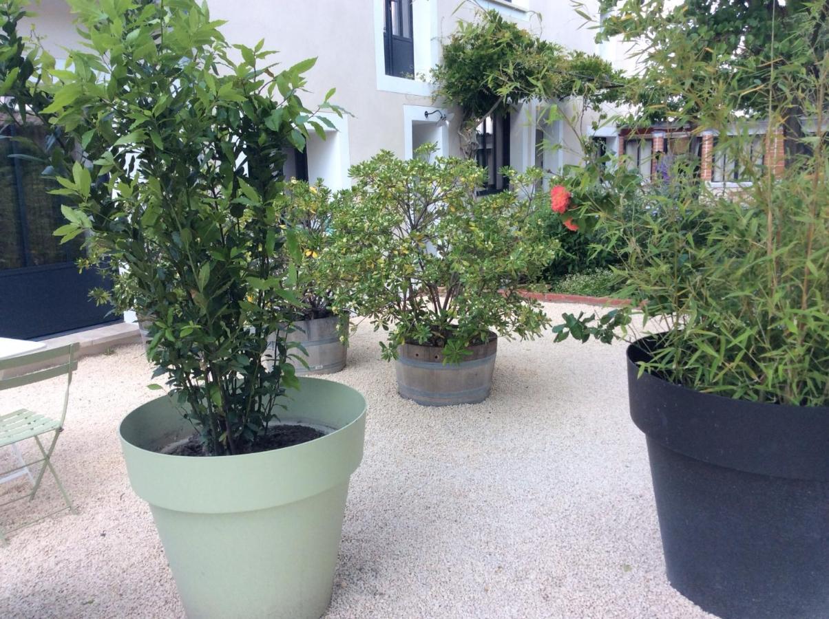 Les Interieurs D'Angele Bed and Breakfast Pernes-les-Fontaines Εξωτερικό φωτογραφία
