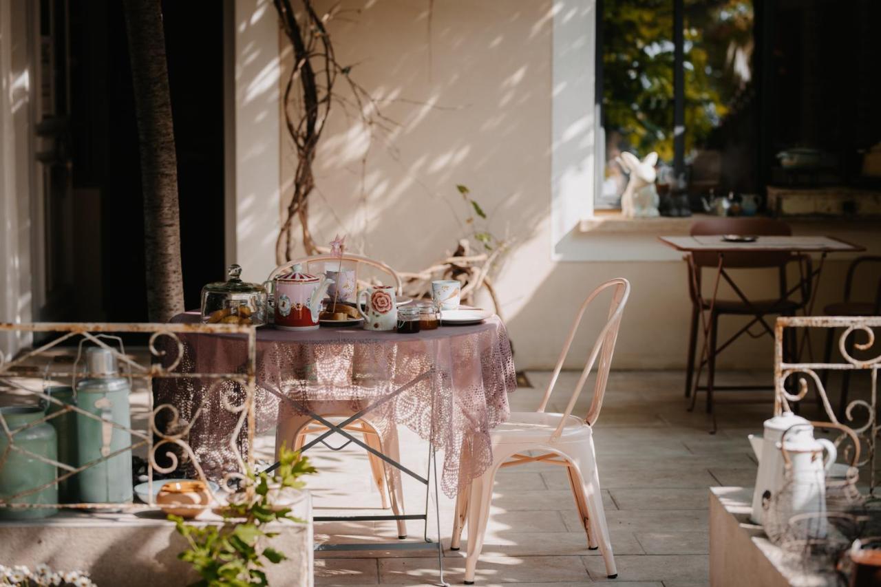 Les Interieurs D'Angele Bed and Breakfast Pernes-les-Fontaines Εξωτερικό φωτογραφία